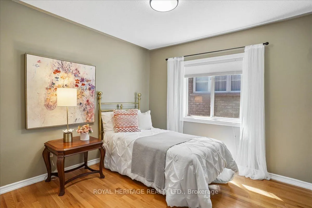 Photo 17 of 38 Bingham Gate, Clarington, Courtice — HOMEH