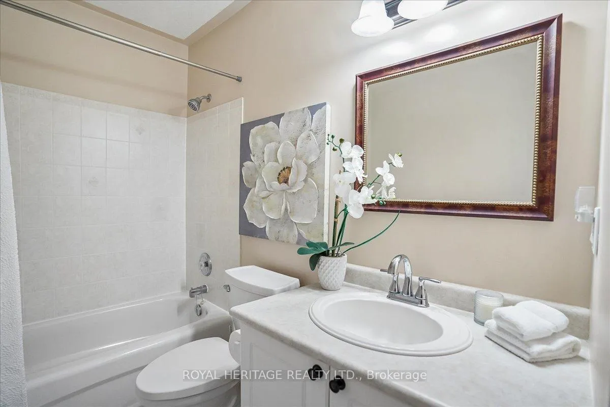 Photo 19 of 38 Bingham Gate, Clarington, Courtice — HOMEH