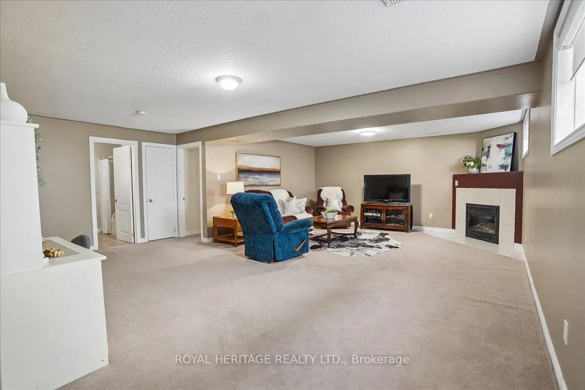 Photo 22 of 38 Bingham Gate, Clarington, Courtice — HOMEH