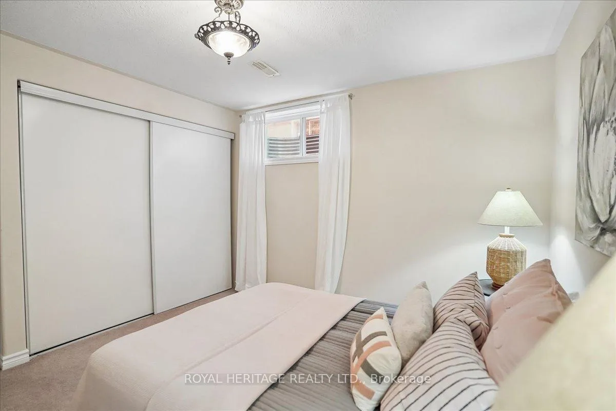 Photo 26 of 38 Bingham Gate, Clarington, Courtice — HOMEH