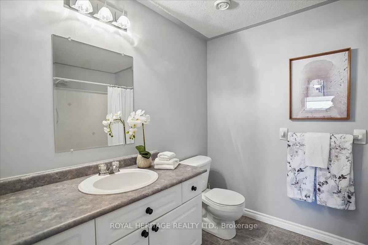 Photo 27 of 38 Bingham Gate, Clarington, Courtice — HOMEH