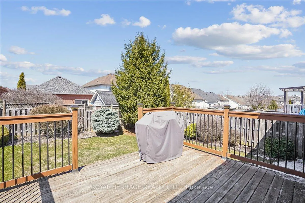 Photo 29 of 38 Bingham Gate, Clarington, Courtice — HOMEH