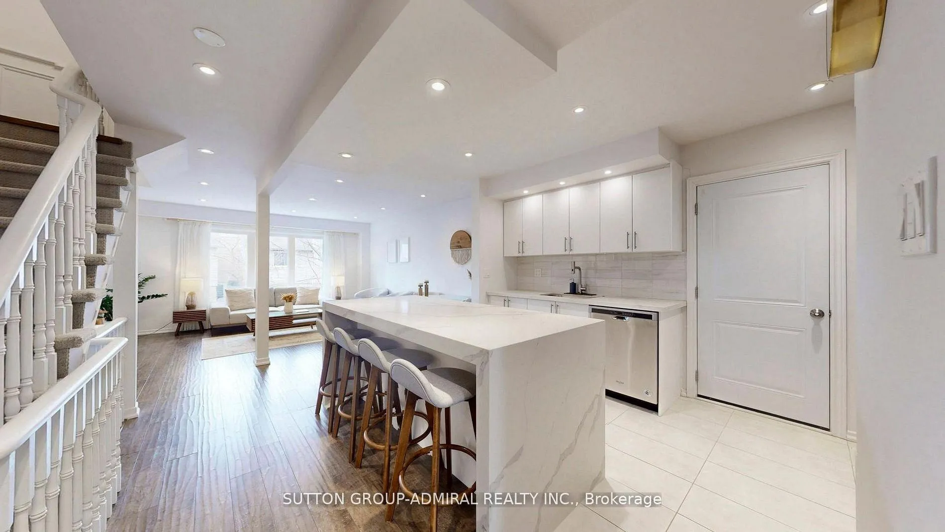 Photo 5 of 20 West Borough Street, Markham, Aileen-Willowbrook — HOMEH