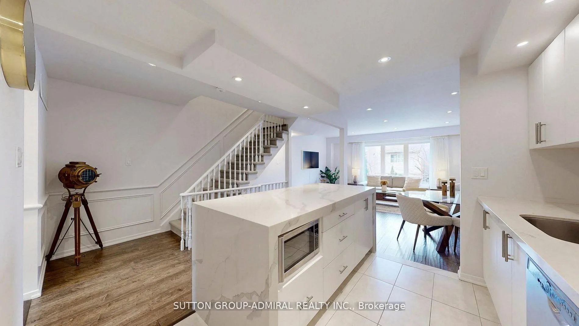 Photo 6 of 20 West Borough Street, Markham, Aileen-Willowbrook — HOMEH