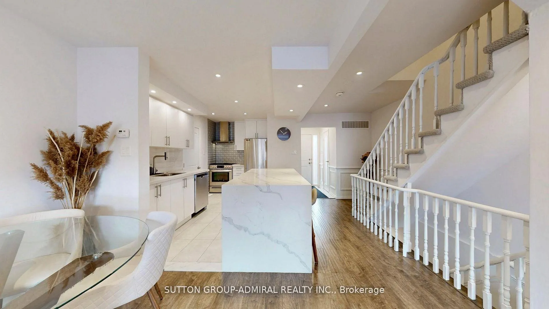 Photo 7 of 20 West Borough Street, Markham, Aileen-Willowbrook — HOMEH