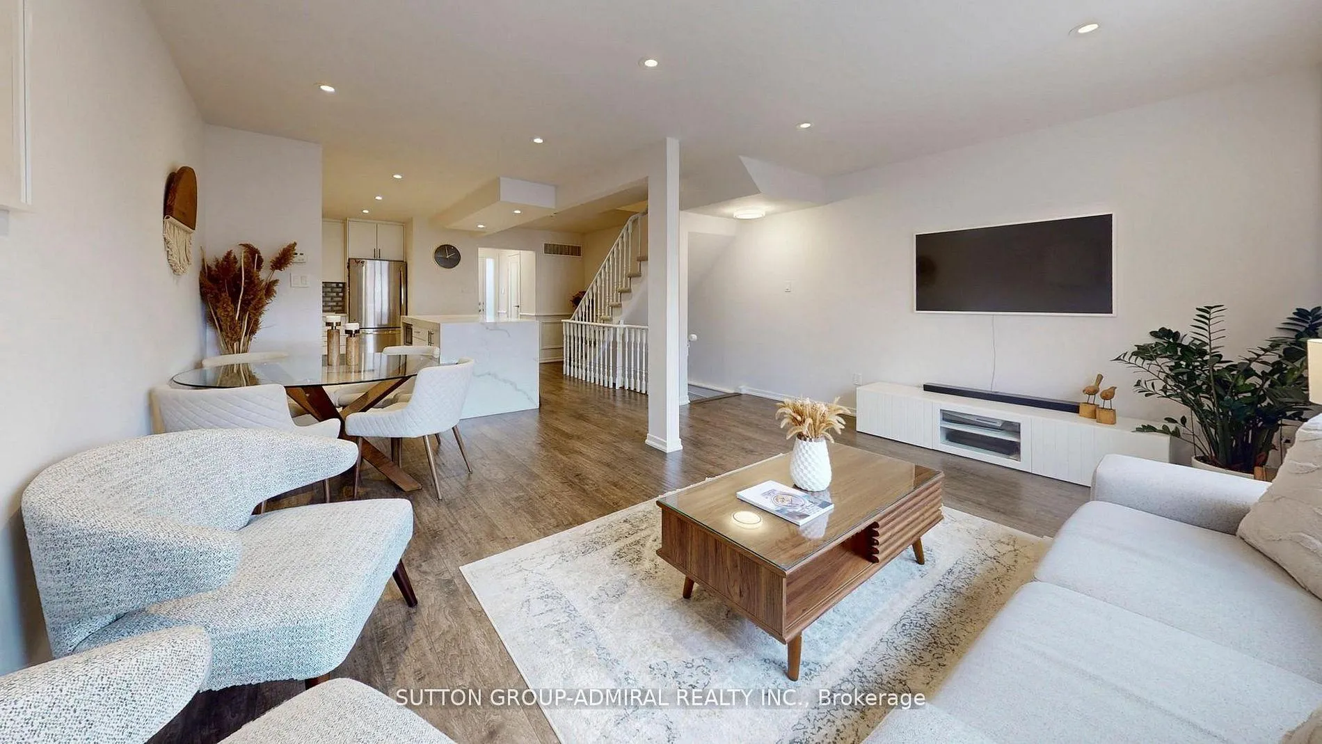 Photo 9 of 20 West Borough Street, Markham, Aileen-Willowbrook — HOMEH