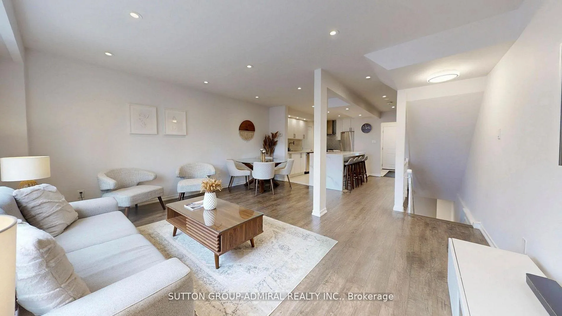 Photo 10 of 20 West Borough Street, Markham, Aileen-Willowbrook — HOMEH