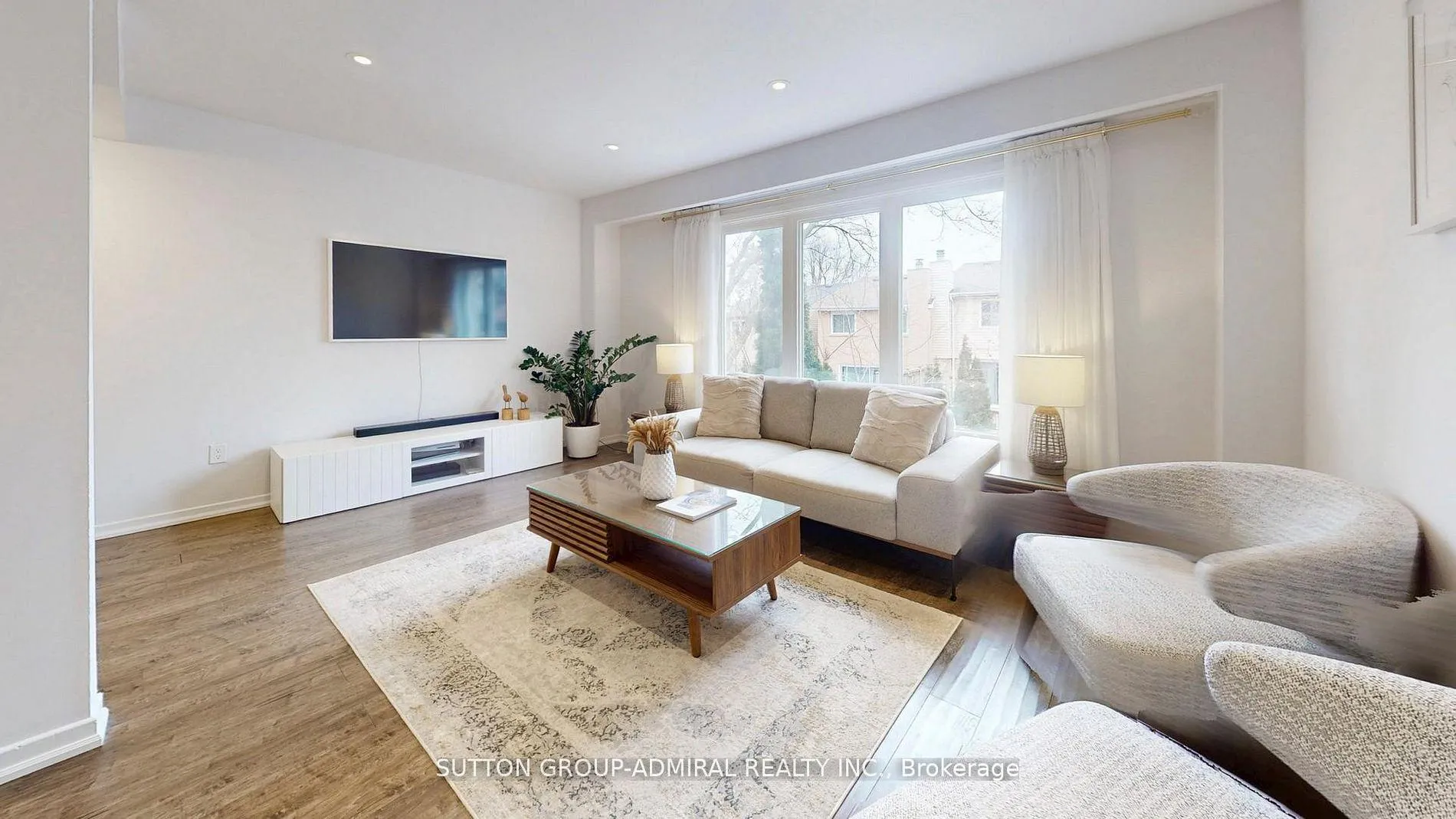 Photo 12 of 20 West Borough Street, Markham, Aileen-Willowbrook — HOMEH
