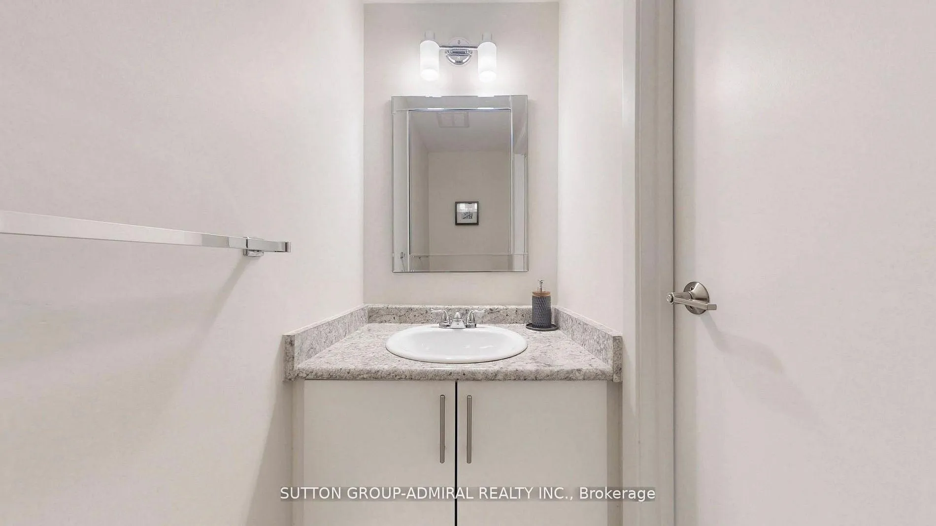 Photo 16 of 20 West Borough Street, Markham, Aileen-Willowbrook — HOMEH