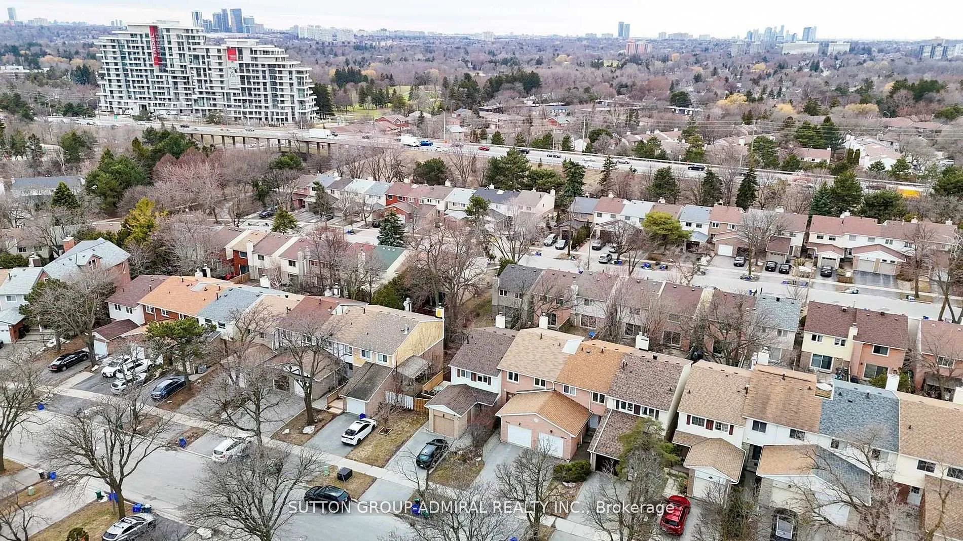 Photo 42 of 20 West Borough Street, Markham, Aileen-Willowbrook — HOMEH