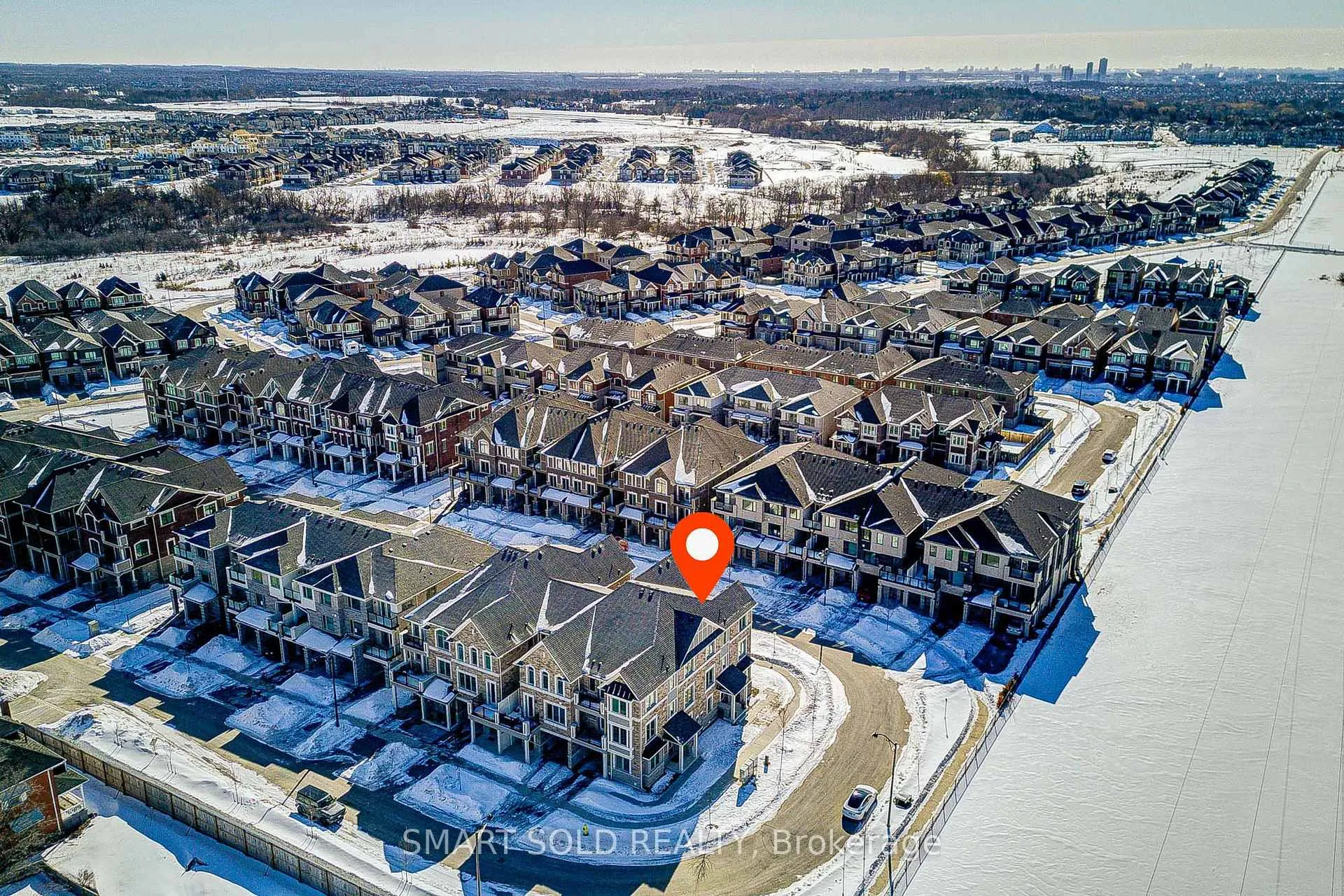 Photo 3 of 58 Thomas Frisby Jr Crescent, Markham, Victoria Square — HOMEH