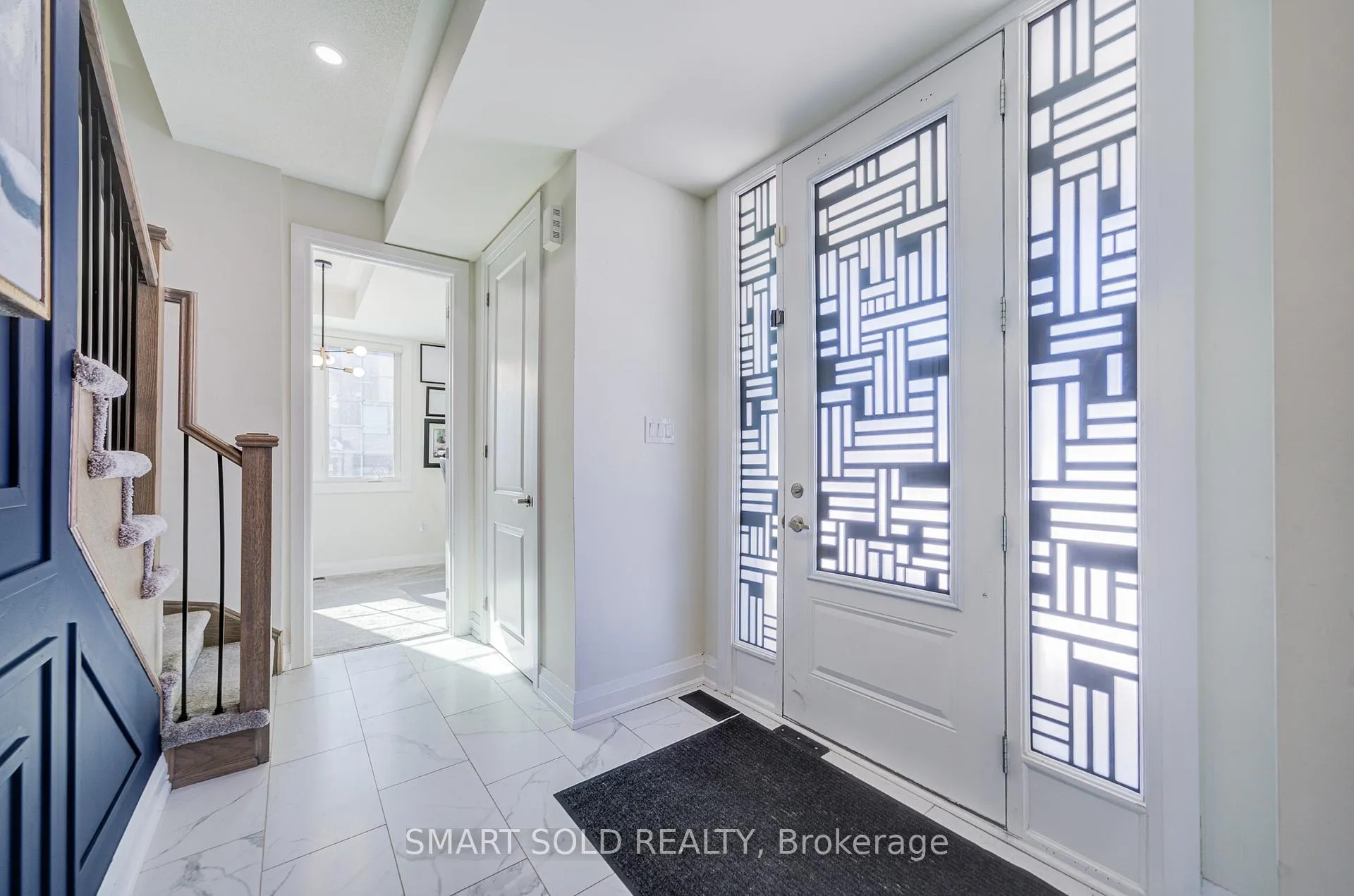 Photo 5 of 58 Thomas Frisby Jr Crescent, Markham, Victoria Square — HOMEH