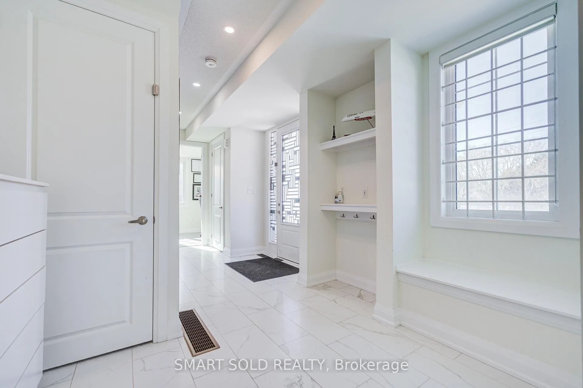 Photo 6 of 58 Thomas Frisby Jr Crescent, Markham, Victoria Square — HOMEH