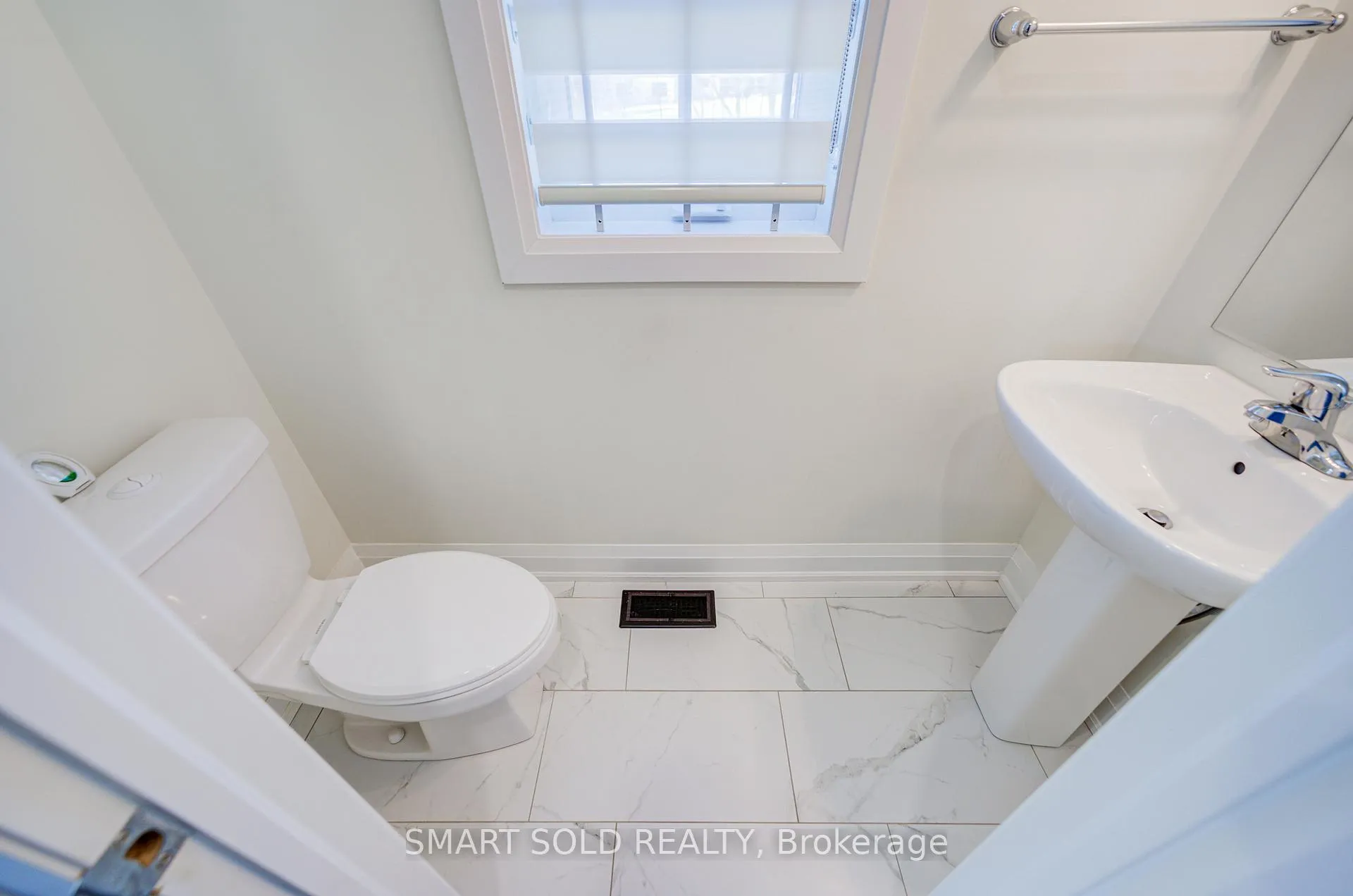 Photo 28 of 58 Thomas Frisby Jr Crescent, Markham, Victoria Square — HOMEH