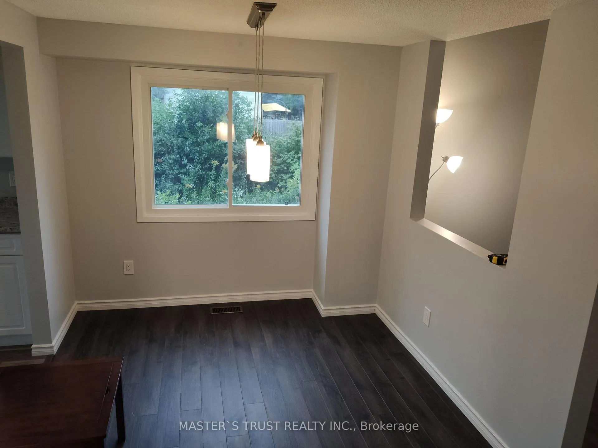 Photo 4 of 360 Imperial Road S, Guelph, Willow West/Sugarbush/West Acres — HOMEH