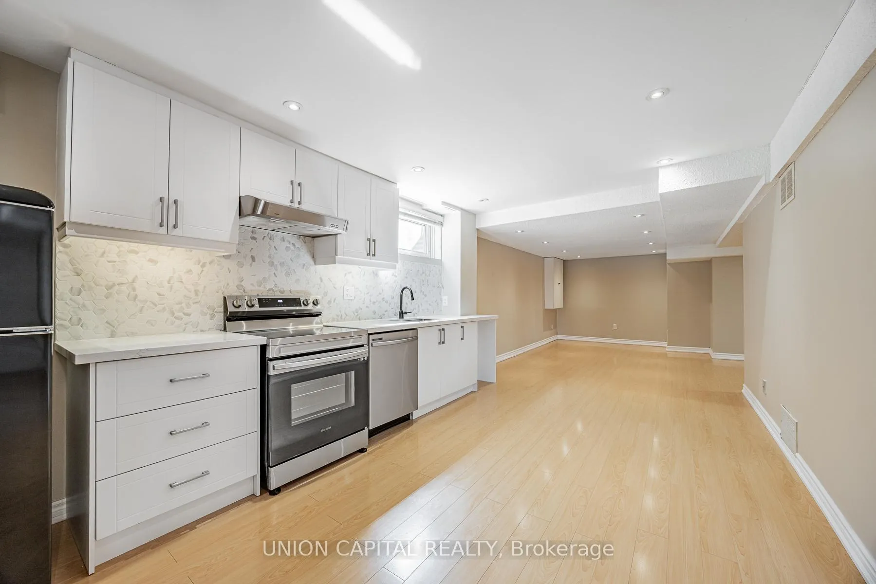 Photo 5 of Unit Bsmt, 21 Kings College Road, Markham, Aileen-Willowbrook — HOMEH