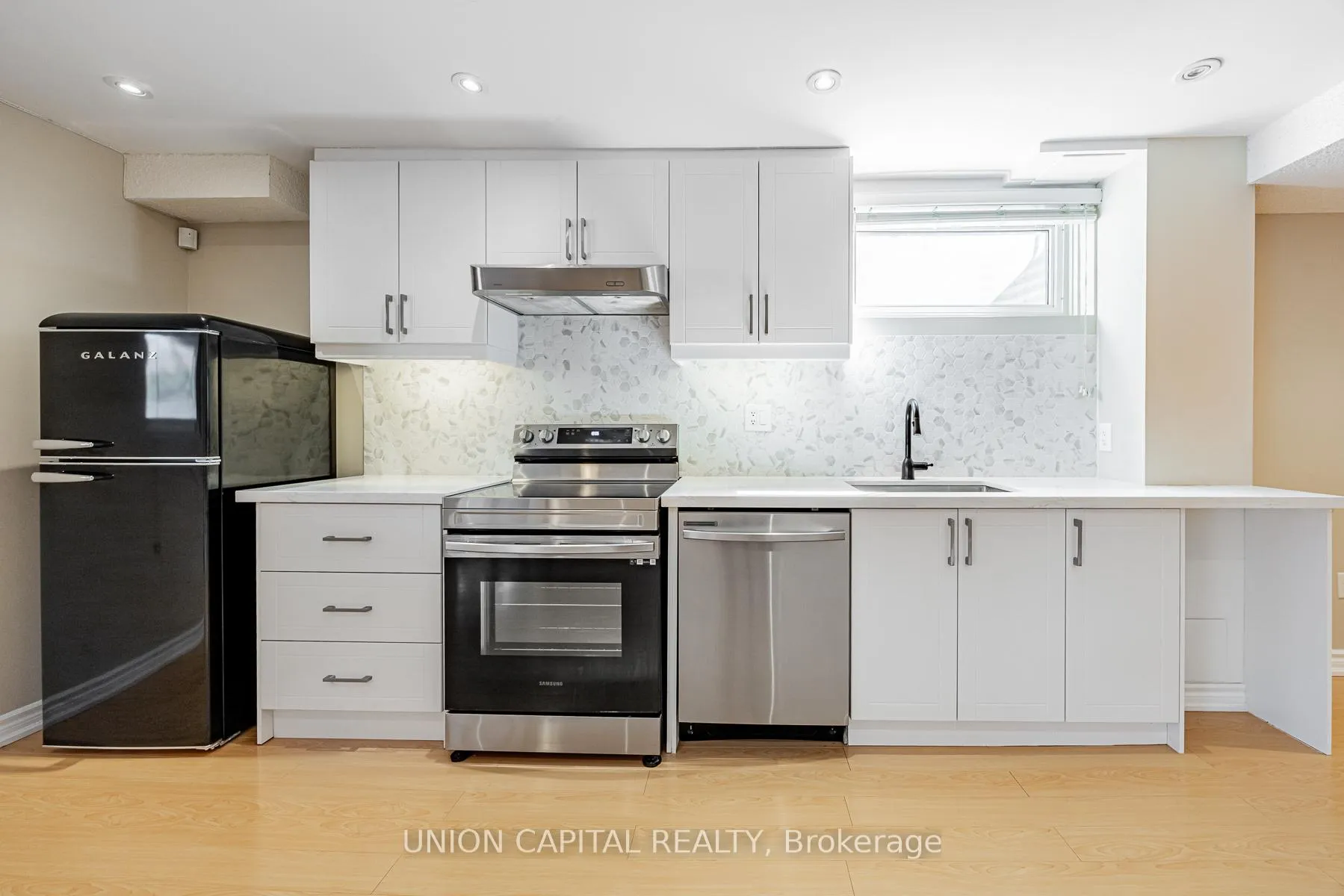 Photo 6 of Unit Bsmt, 21 Kings College Road, Markham, Aileen-Willowbrook — HOMEH