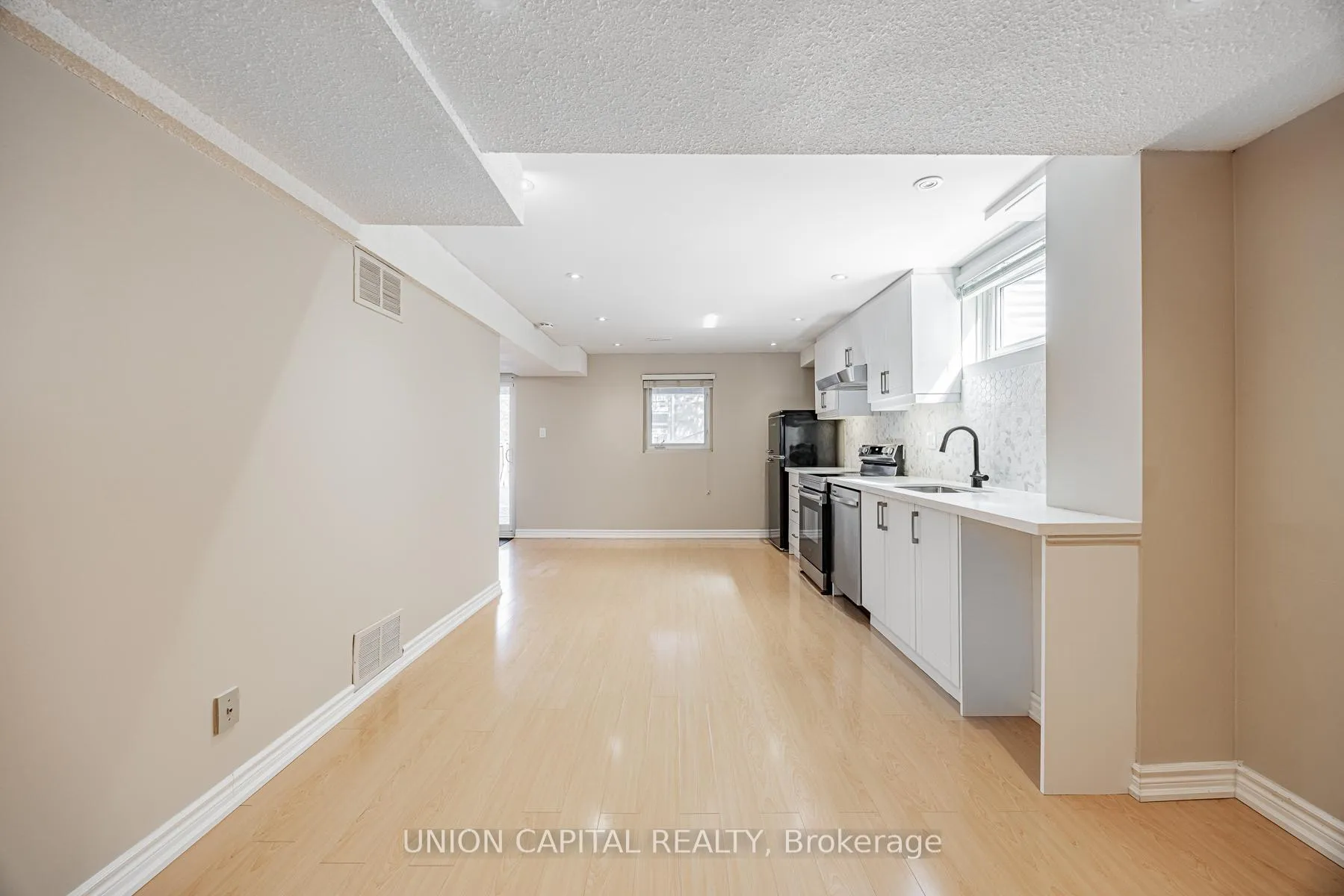 Photo 8 of Unit Bsmt, 21 Kings College Road, Markham, Aileen-Willowbrook — HOMEH