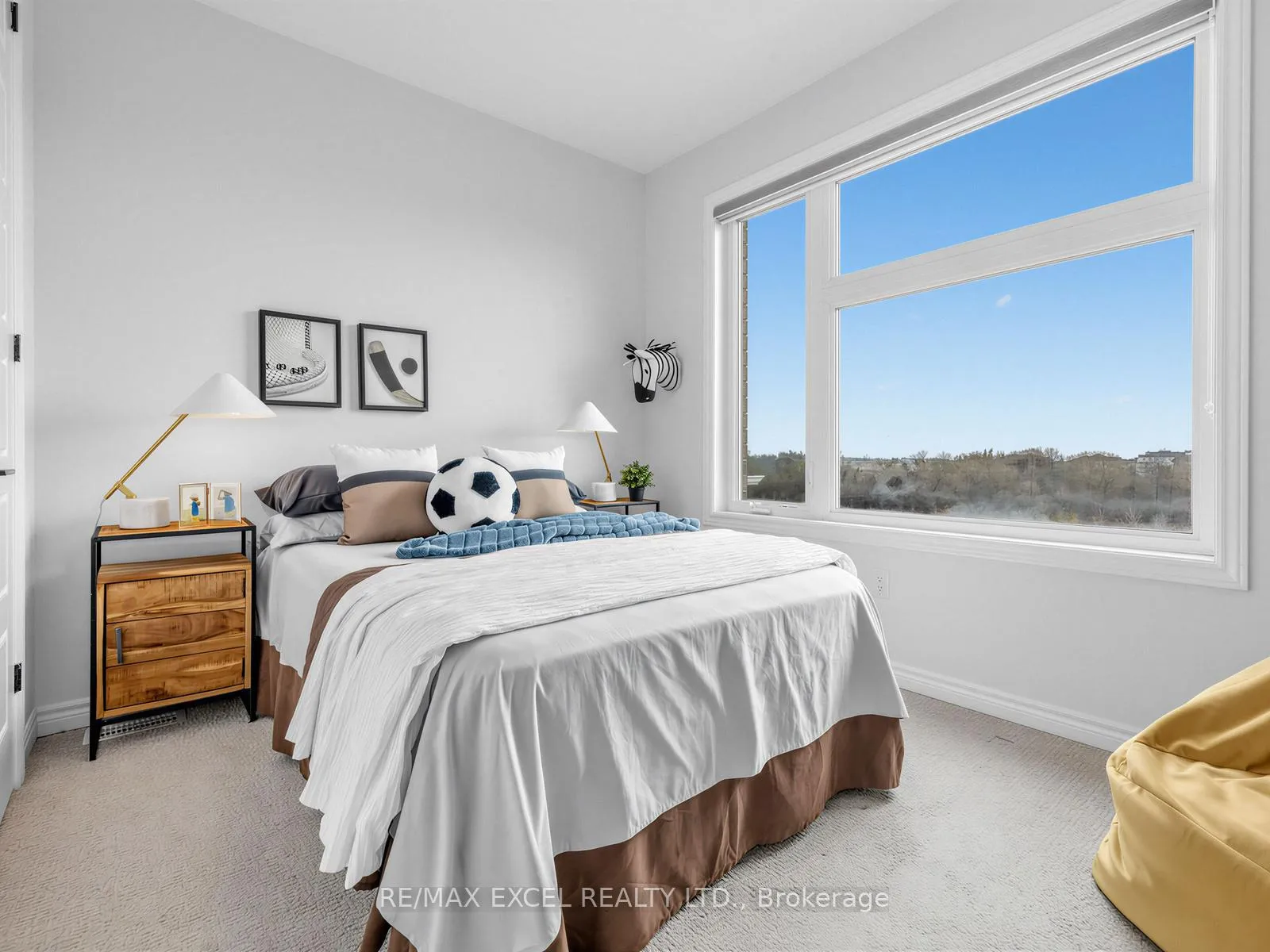 Photo 24 of 38 Navitas Crescent, Markham, Victoria Square — HOMEH