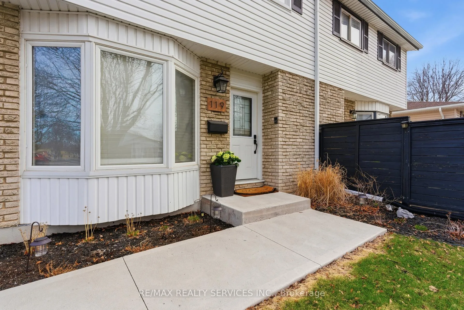Photo 2 of 119 Dorothy Street, St. Catharines, Lakeport — HOMEH
