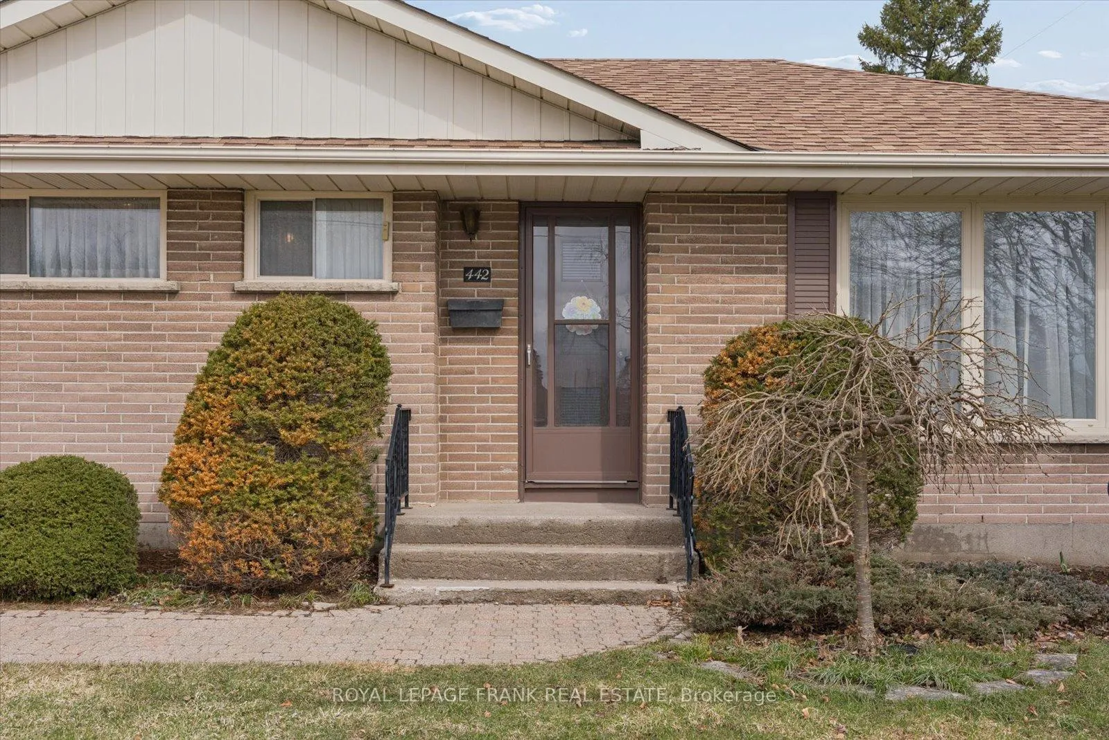 Photo 4 of 442 Cunningham Avenue, Oshawa, McLaughlin — HOMEH