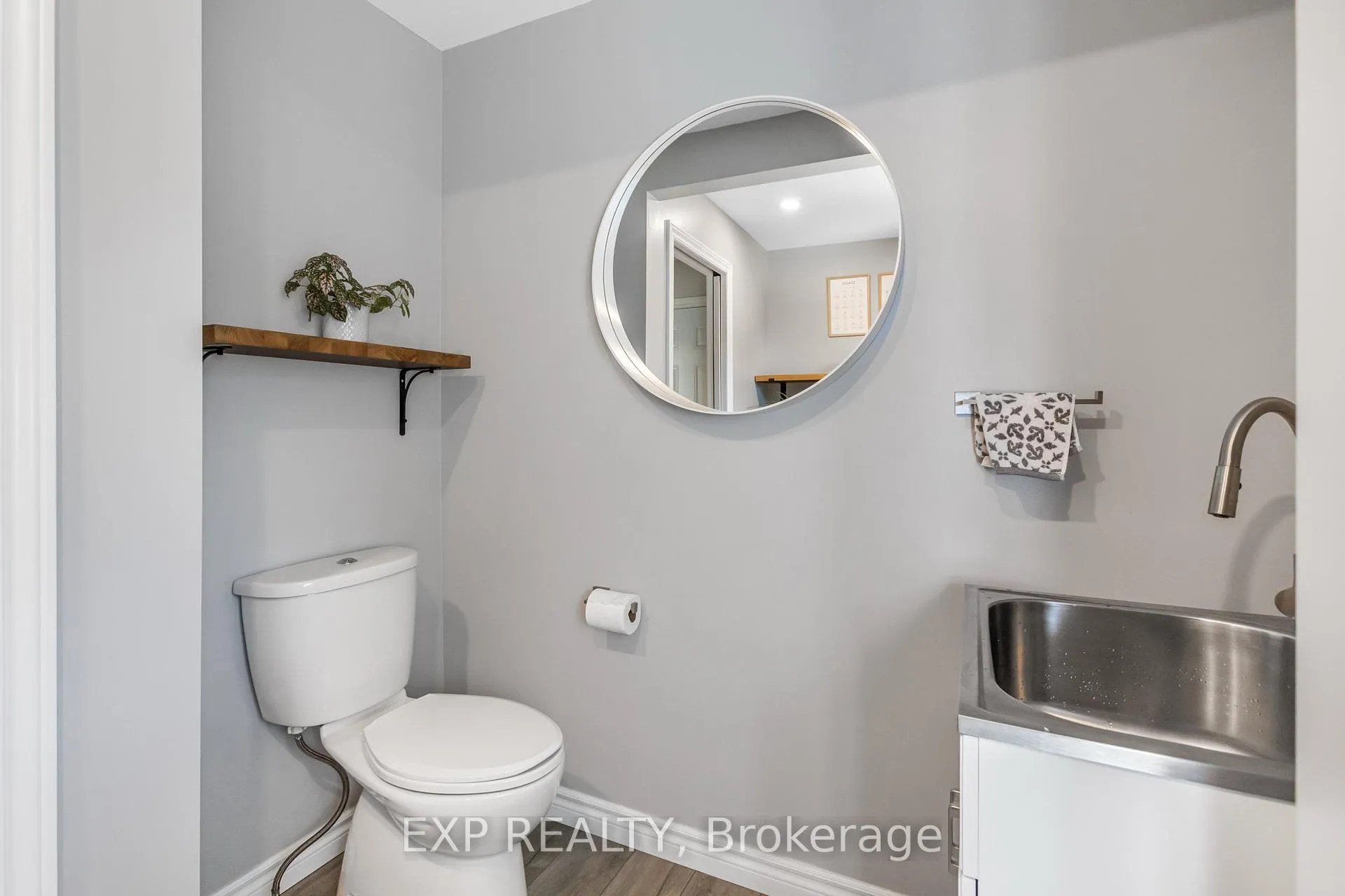 Photo 14 of 30 Guernsey Drive, Hamilton, Stoney Creek — HOMEH