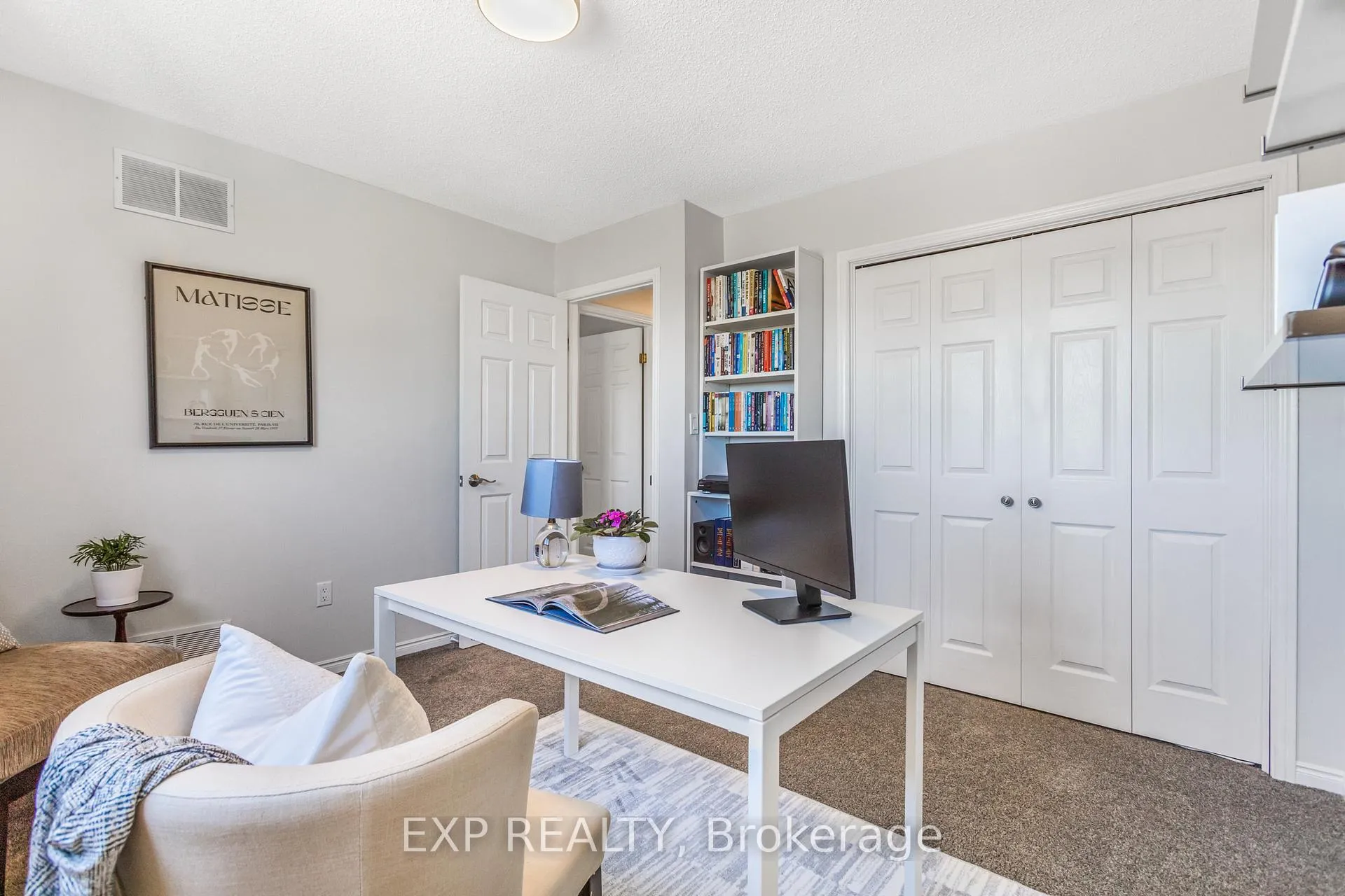 Photo 17 of 30 Guernsey Drive, Hamilton, Stoney Creek — HOMEH