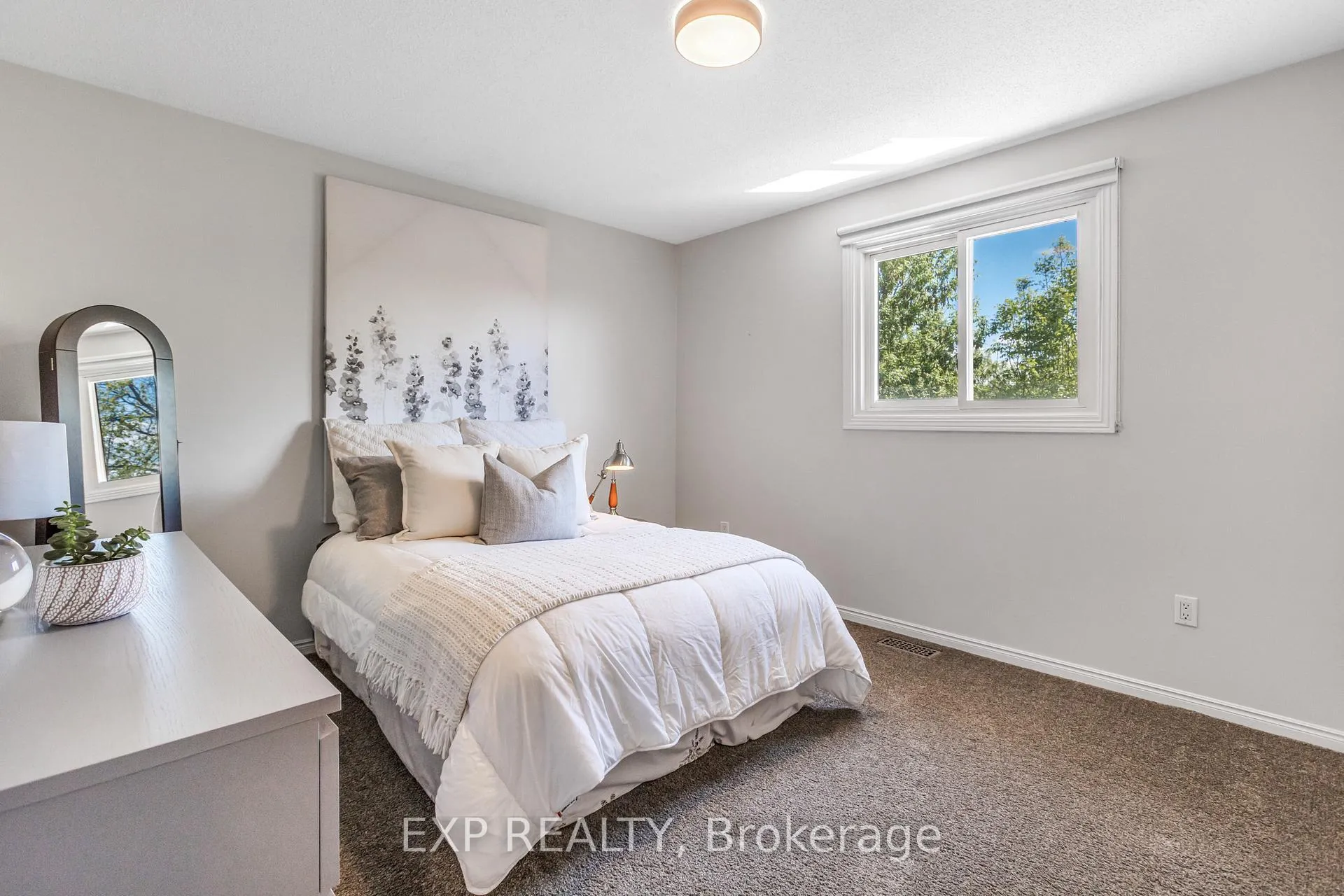 Photo 19 of 30 Guernsey Drive, Hamilton, Stoney Creek — HOMEH