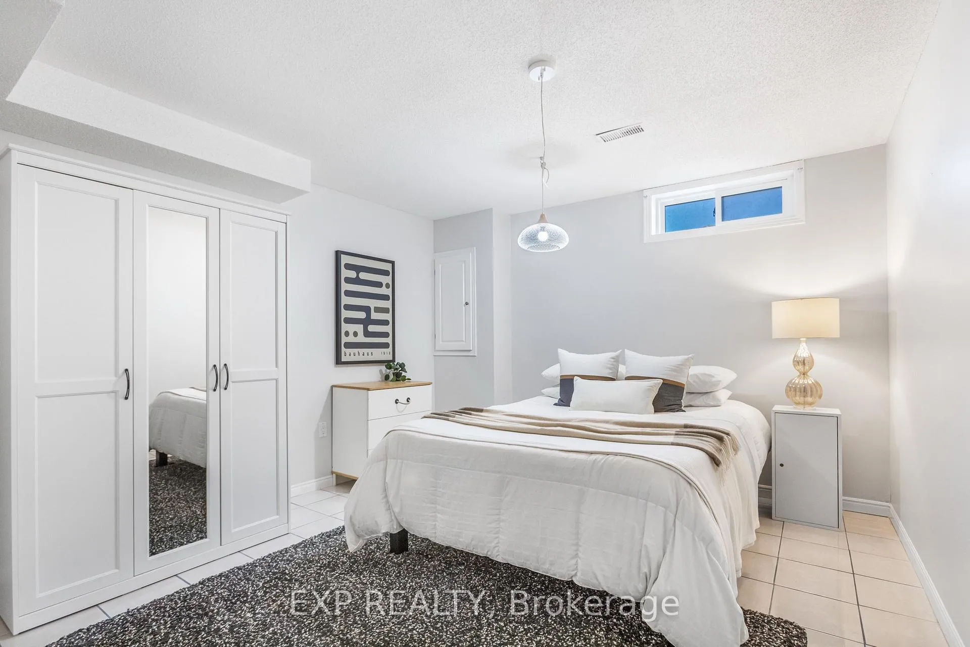 Photo 27 of 30 Guernsey Drive, Hamilton, Stoney Creek — HOMEH