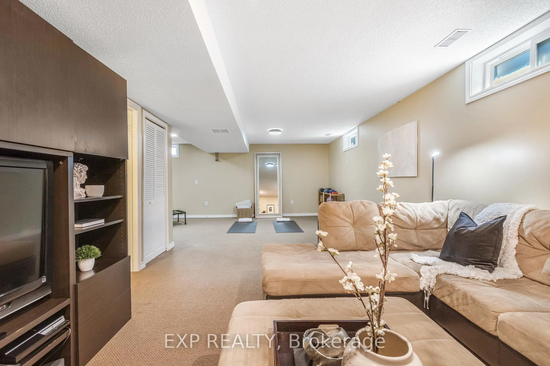 Photo 31 of 30 Guernsey Drive, Hamilton, Stoney Creek — HOMEH