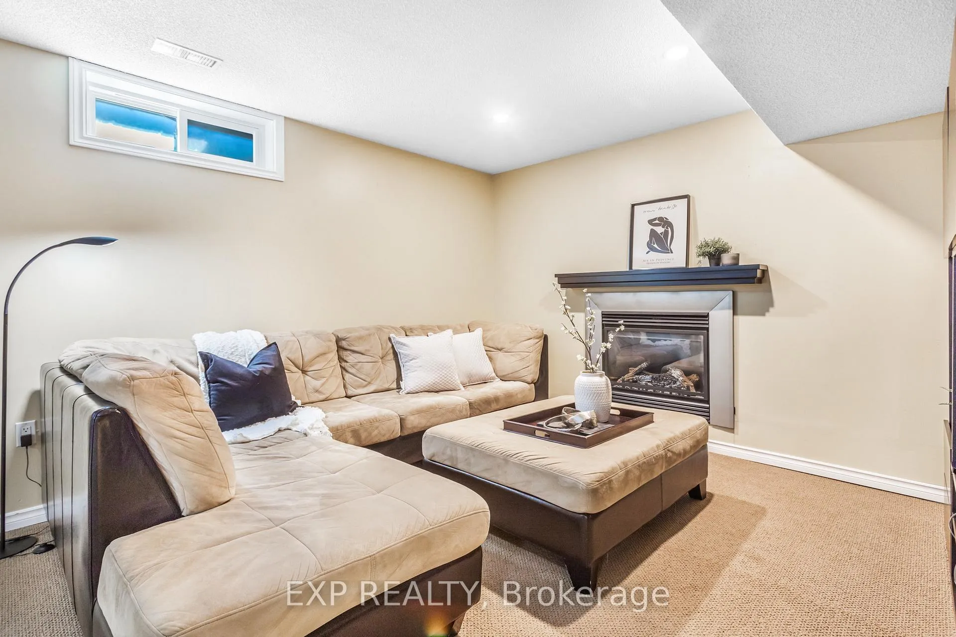 Photo 32 of 30 Guernsey Drive, Hamilton, Stoney Creek — HOMEH