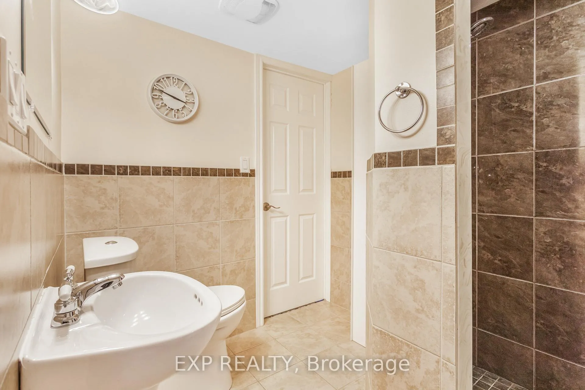 Photo 33 of 30 Guernsey Drive, Hamilton, Stoney Creek — HOMEH