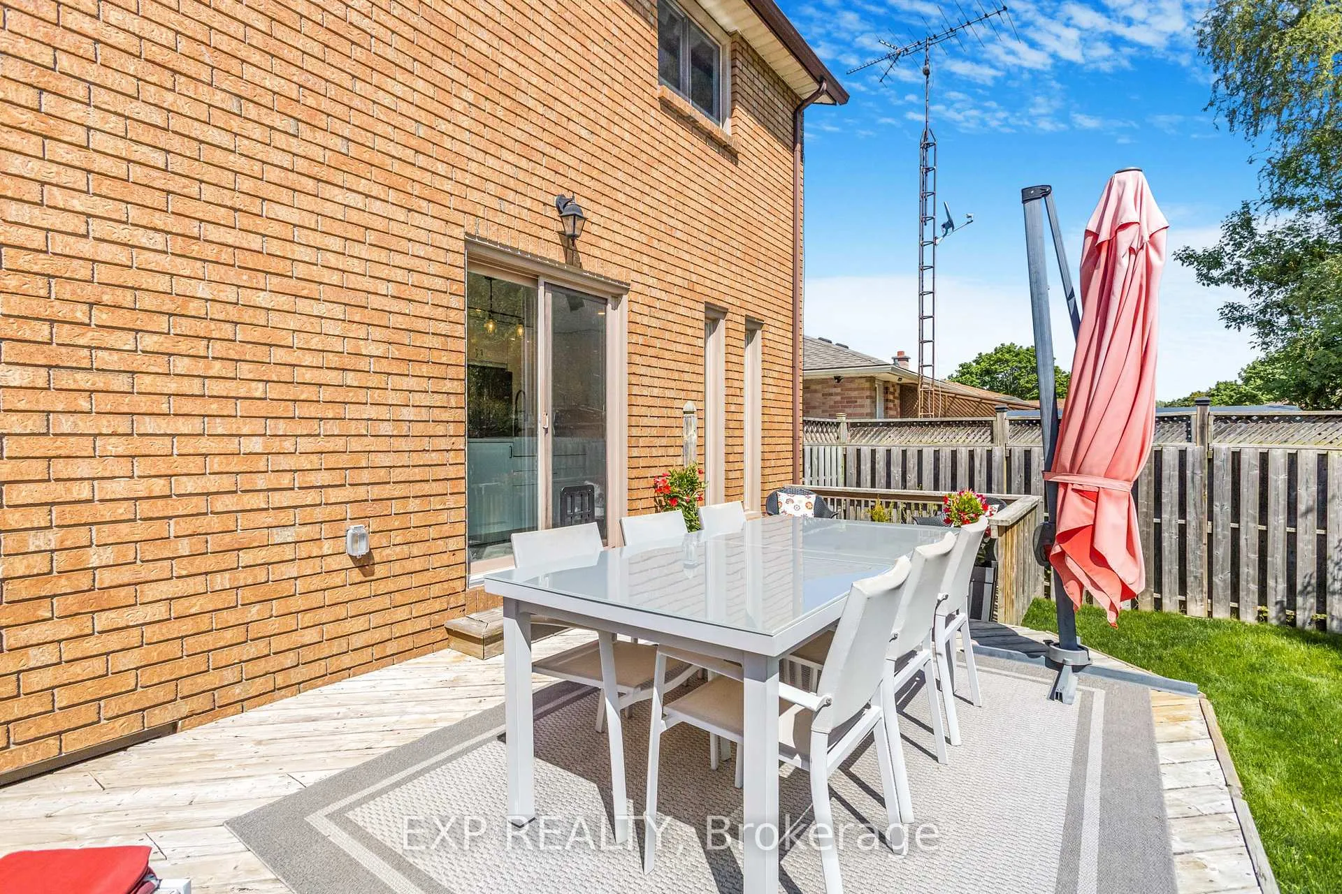Photo 36 of 30 Guernsey Drive, Hamilton, Stoney Creek — HOMEH