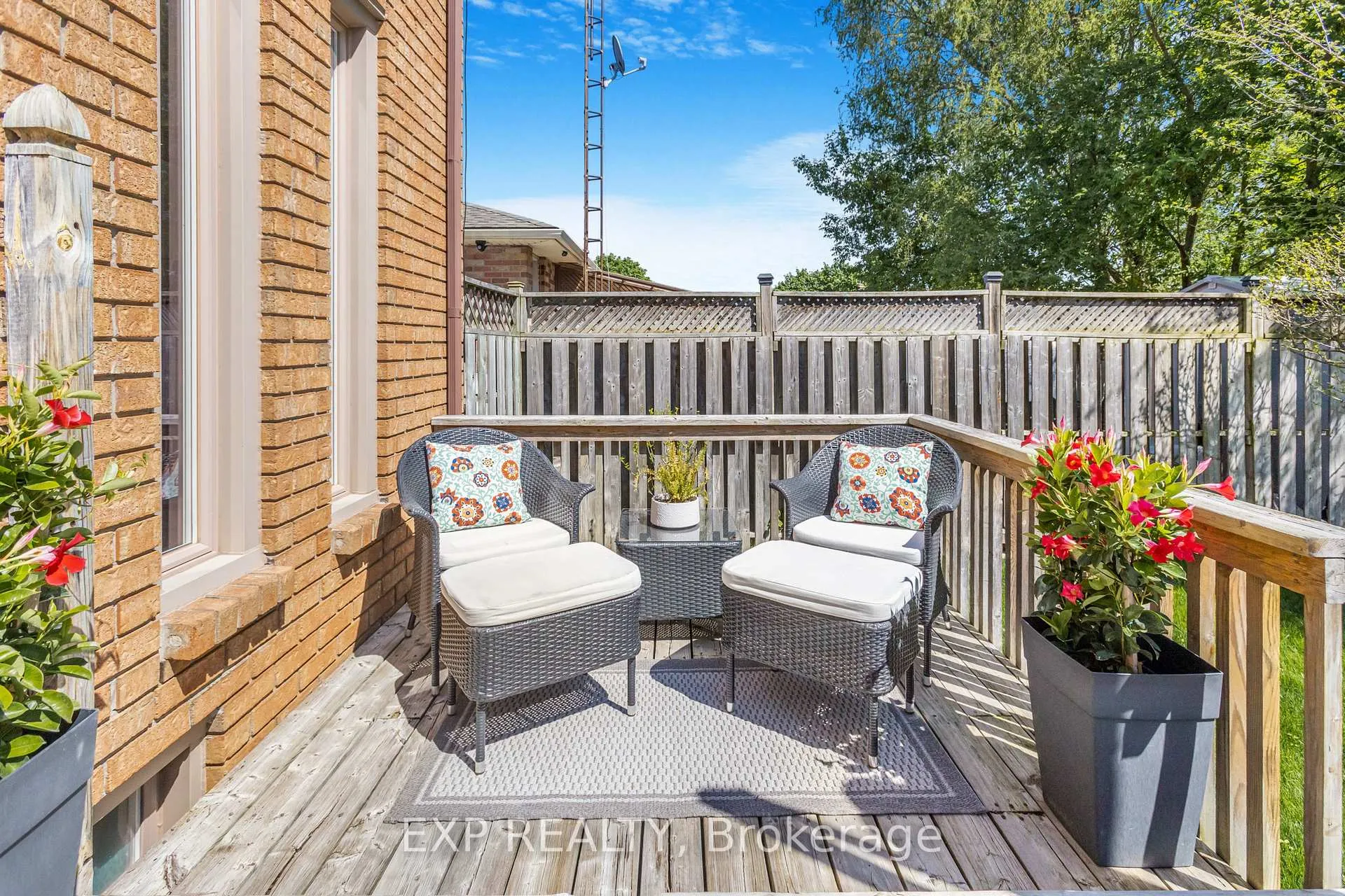 Photo 37 of 30 Guernsey Drive, Hamilton, Stoney Creek — HOMEH