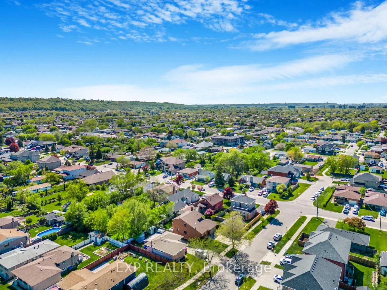 Photo 39 of 30 Guernsey Drive, Hamilton, Stoney Creek — HOMEH