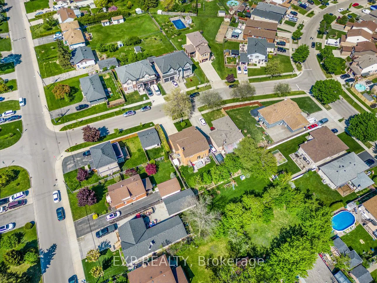 Photo 40 of 30 Guernsey Drive, Hamilton, Stoney Creek — HOMEH