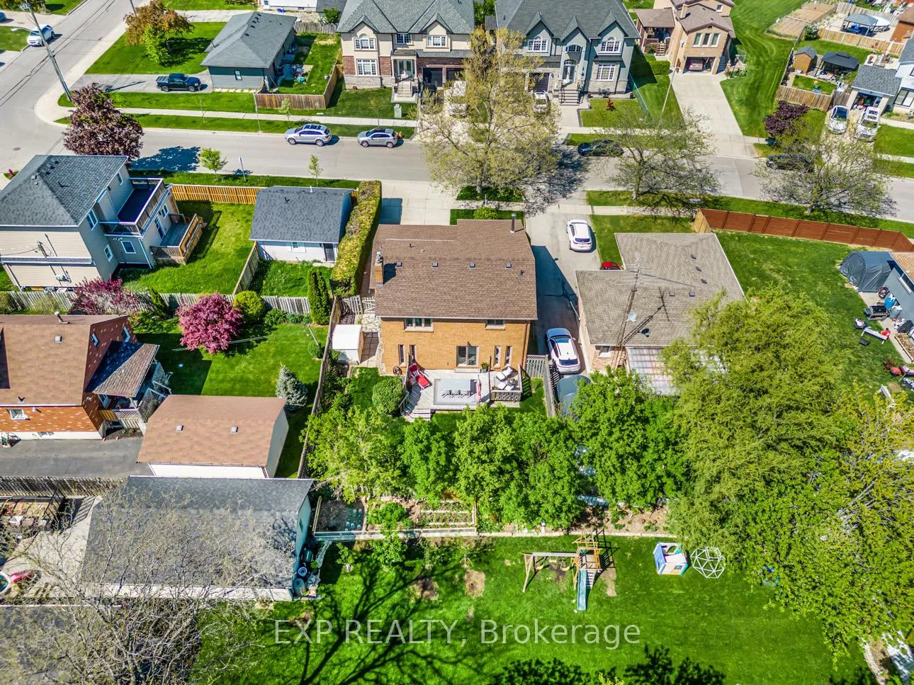 Photo 41 of 30 Guernsey Drive, Hamilton, Stoney Creek — HOMEH
