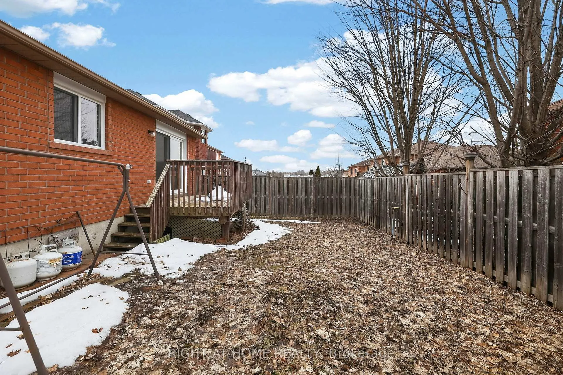 Photo 37 of 16 Glenhill Drive, Barrie, Painswick South — HOMEH