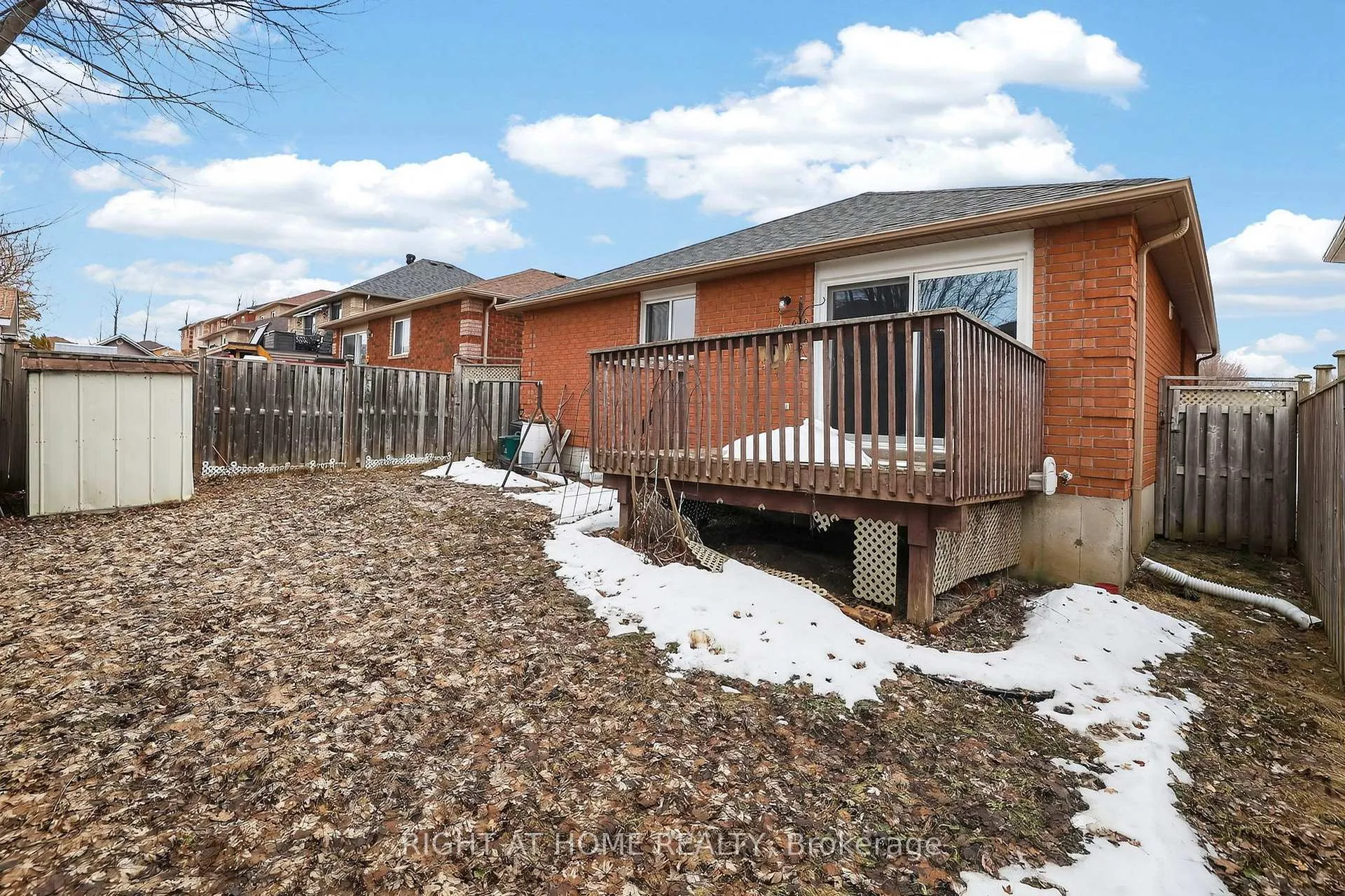 Photo 38 of 16 Glenhill Drive, Barrie, Painswick South — HOMEH