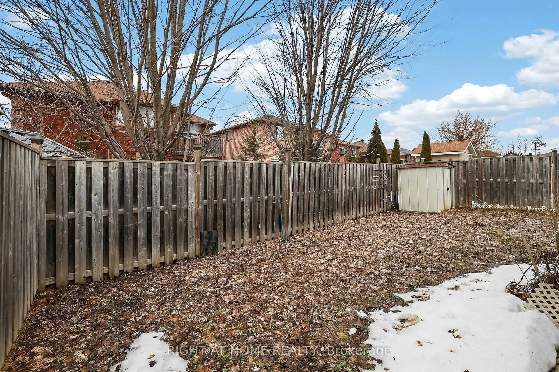 Photo 39 of 16 Glenhill Drive, Barrie, Painswick South — HOMEH