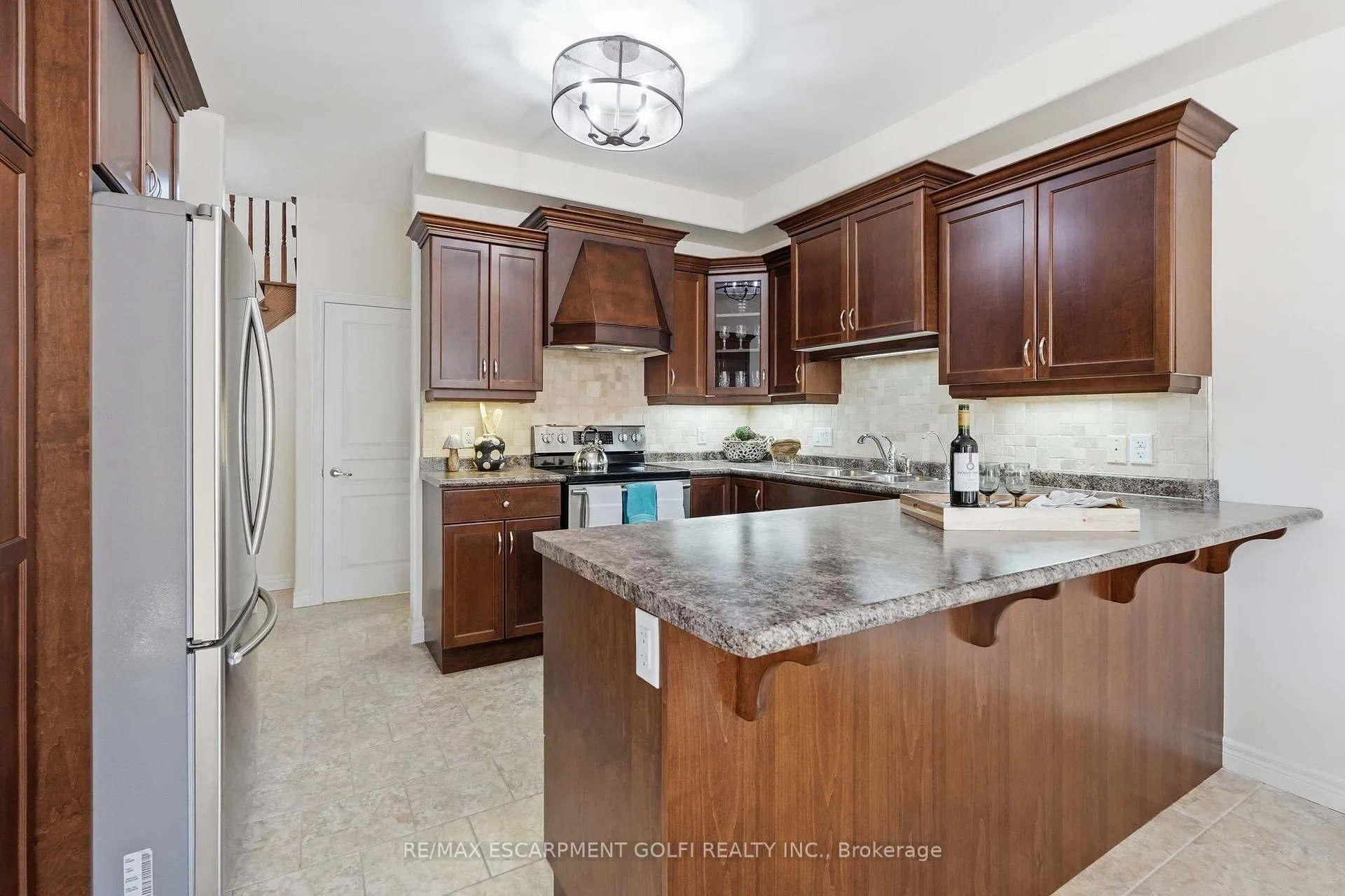 Photo 8 of 85 Carlson Street, Hamilton, Stoney Creek Mountain — HOMEH