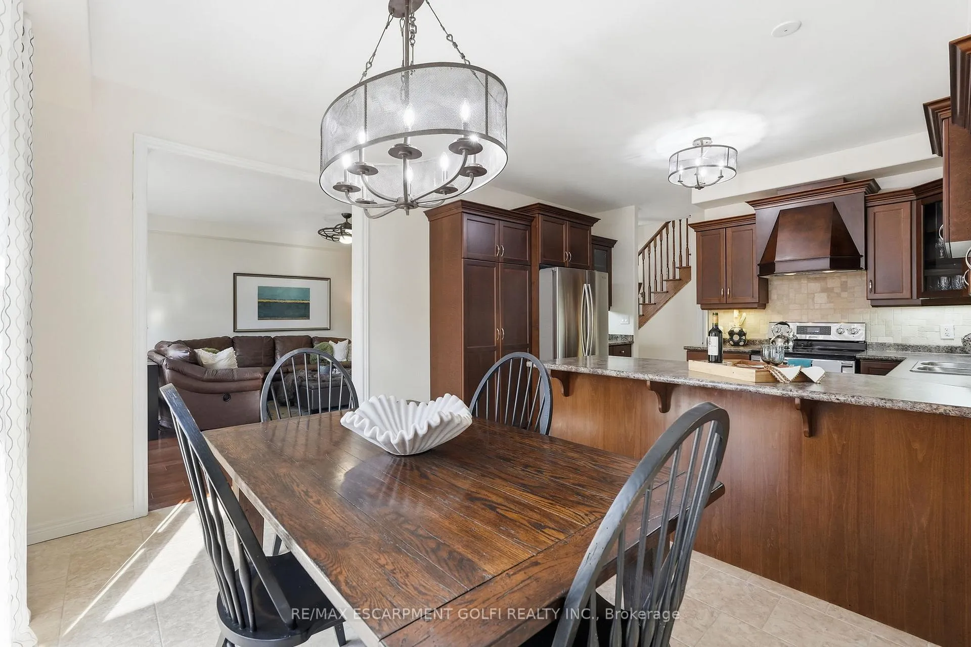 Photo 10 of 85 Carlson Street, Hamilton, Stoney Creek Mountain — HOMEH