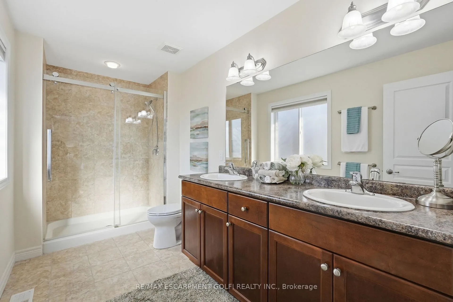Photo 16 of 85 Carlson Street, Hamilton, Stoney Creek Mountain — HOMEH