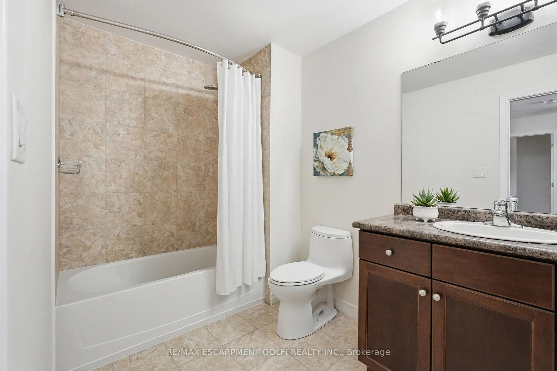 Photo 20 of 85 Carlson Street, Hamilton, Stoney Creek Mountain — HOMEH