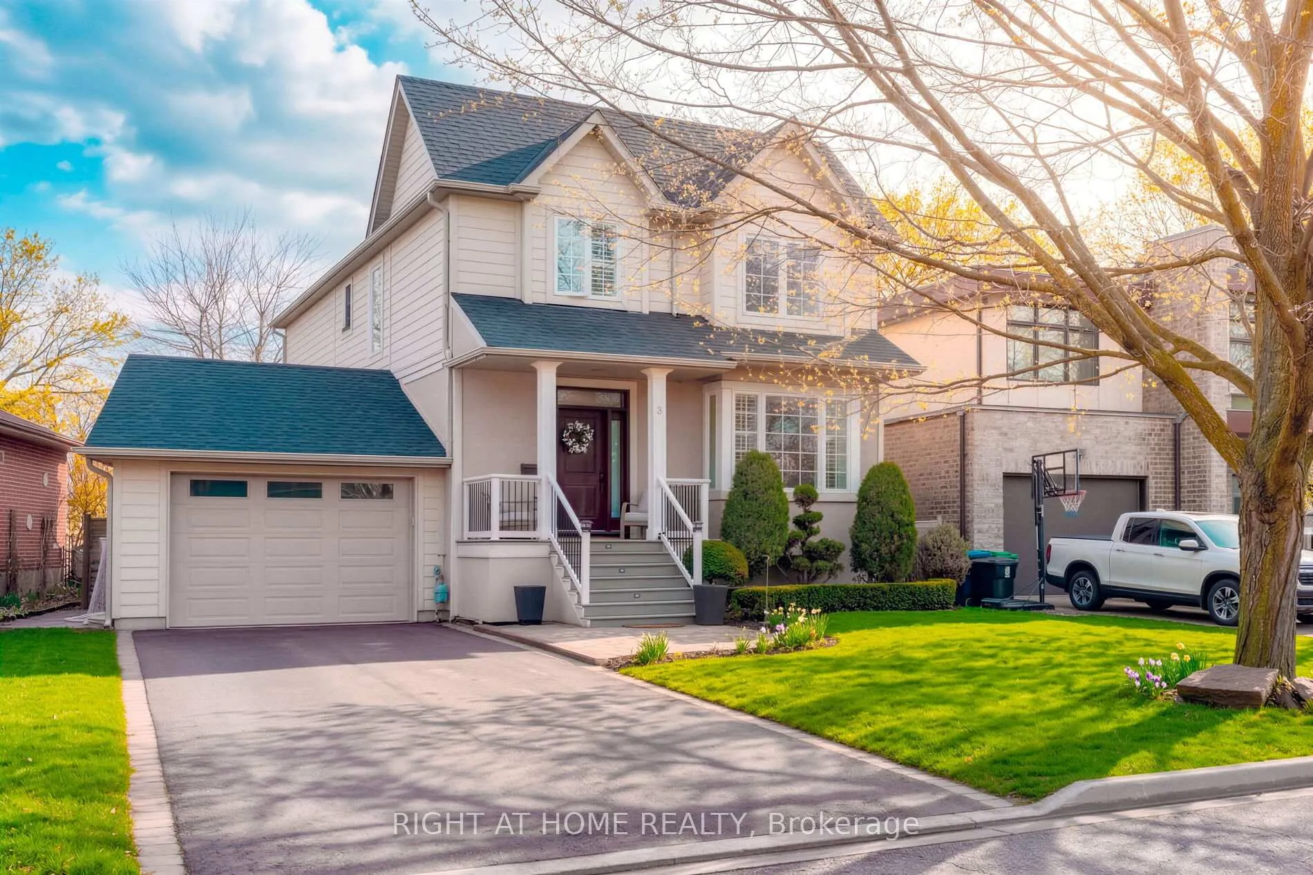 Photo 1 of 3 Dunning Crescent, Etobicoke, Alderwood — HOMEH