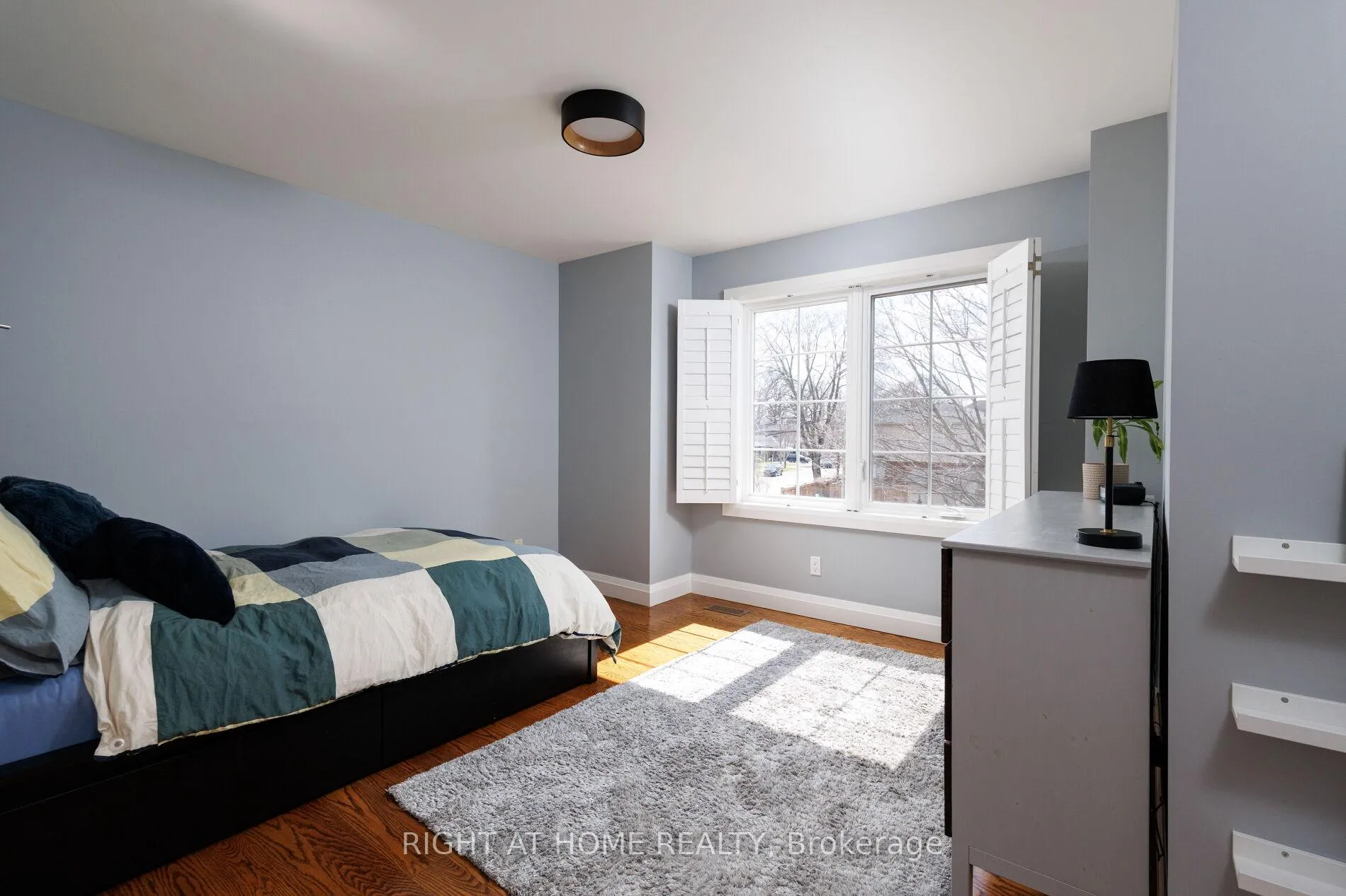 Photo 13 of 3 Dunning Crescent, Etobicoke, Alderwood — HOMEH