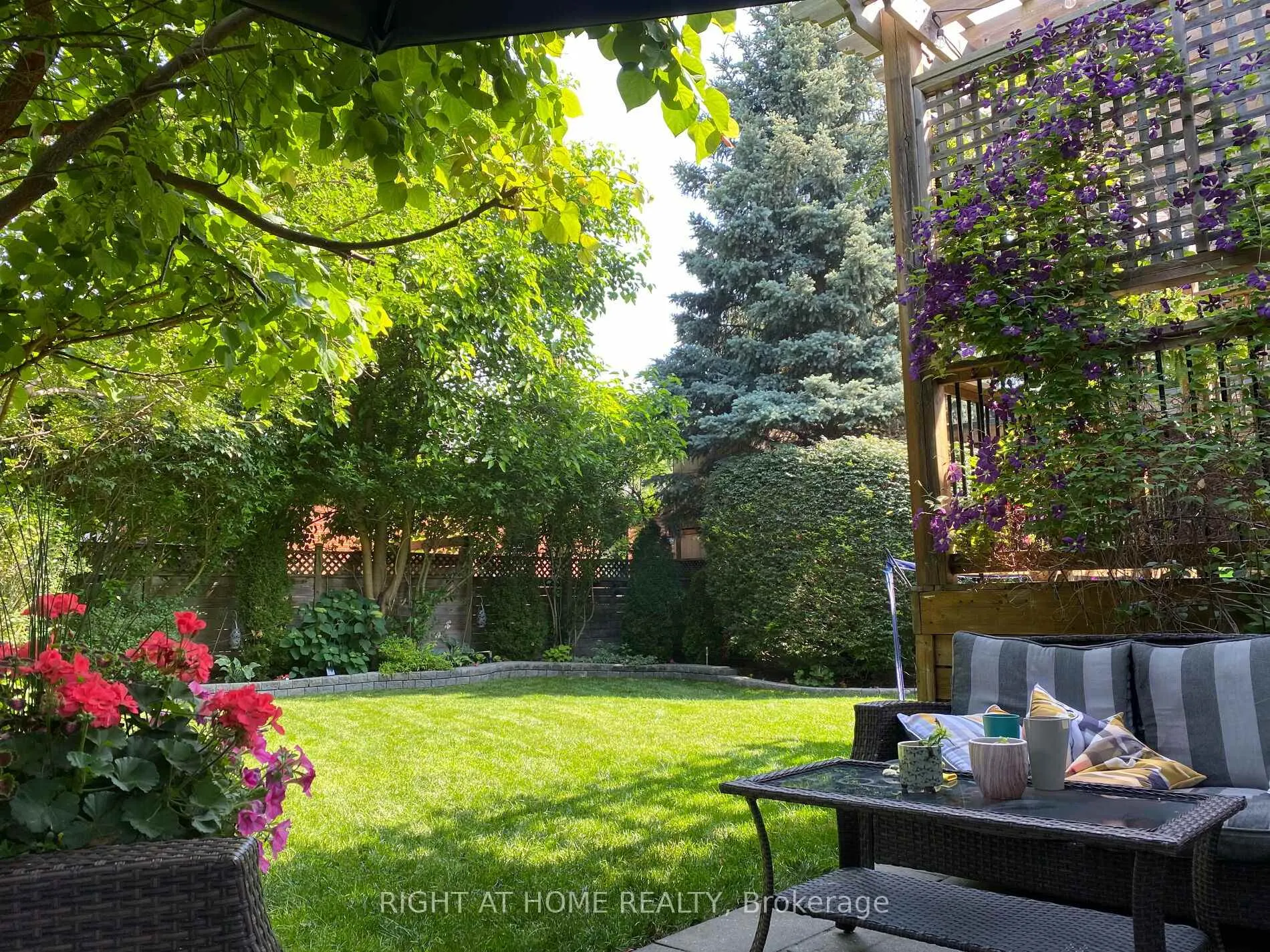 Photo 28 of 3 Dunning Crescent, Etobicoke, Alderwood — HOMEH
