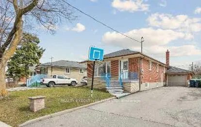 Photo 1 of 15 Dittmer Crescent, Etobicoke, West Humber-Clairville — HOMEH