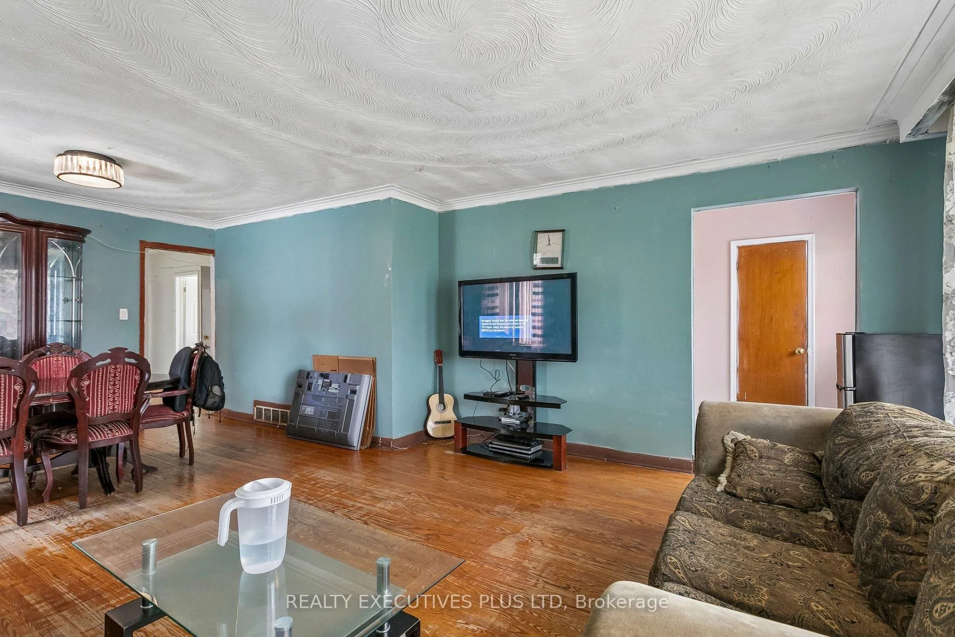 Photo 6 of 15 Dittmer Crescent, Etobicoke, West Humber-Clairville — HOMEH