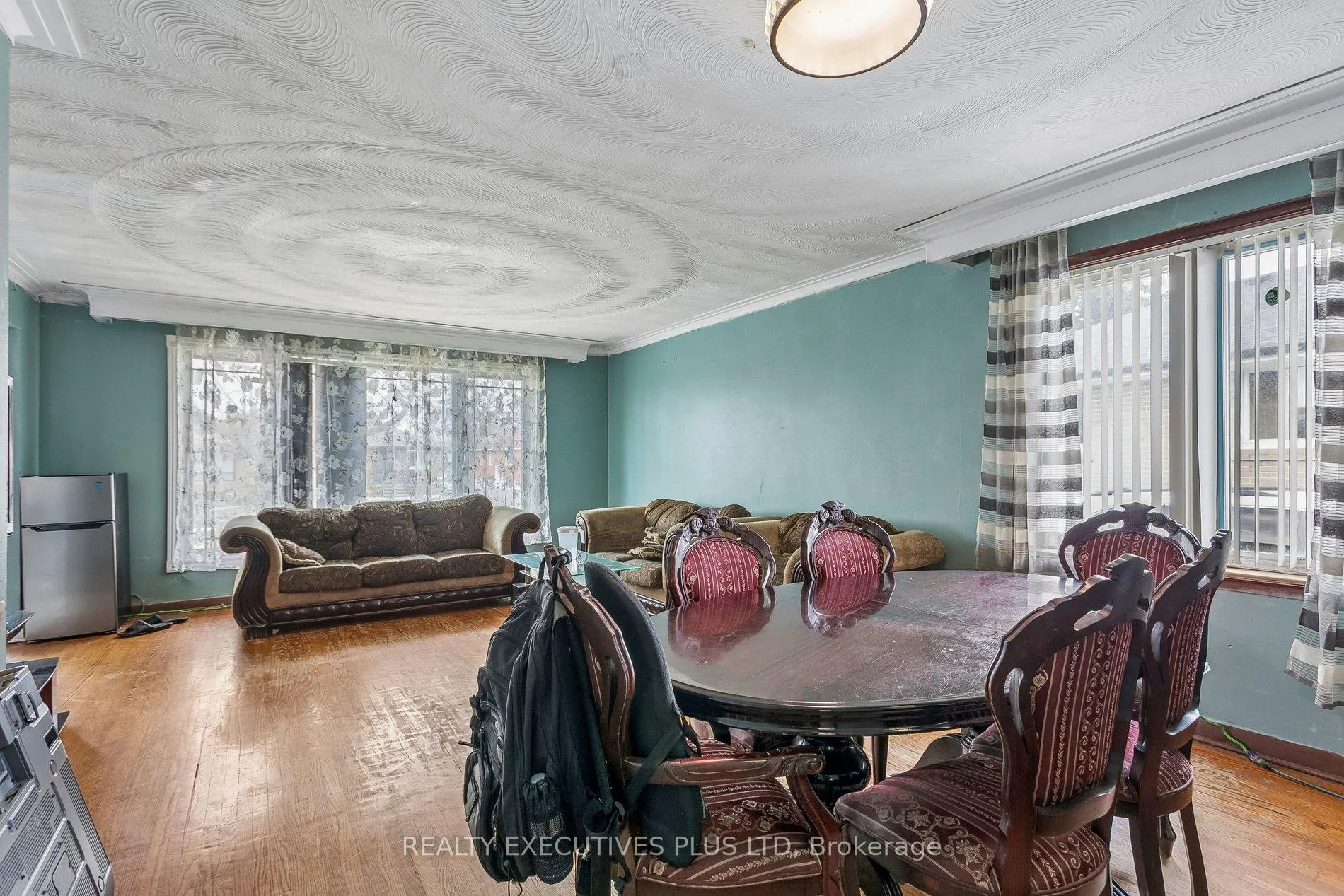 Photo 7 of 15 Dittmer Crescent, Etobicoke, West Humber-Clairville — HOMEH